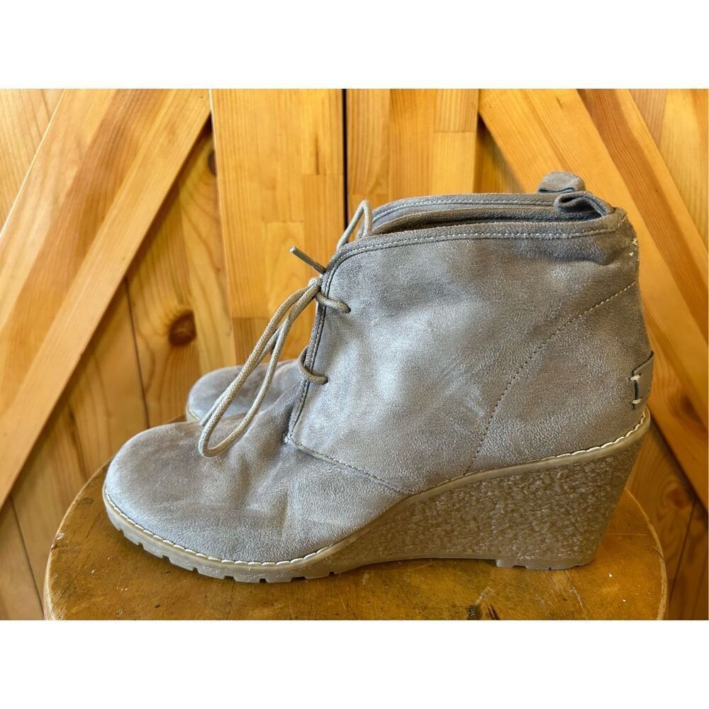 Bass Cali Chukka Boot Bootie Womens 10M Gray Wedge Heel Lace Up